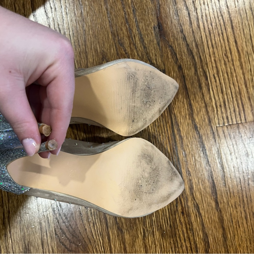 Amazon Heels - Picture 8 of 10